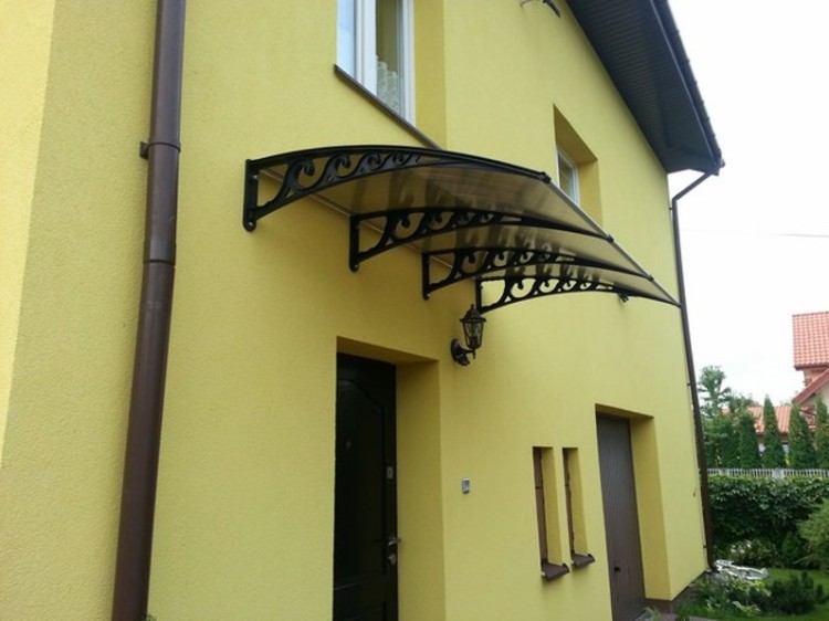 Daszek nad wejściem do budynku Wsporniki Klasyczne